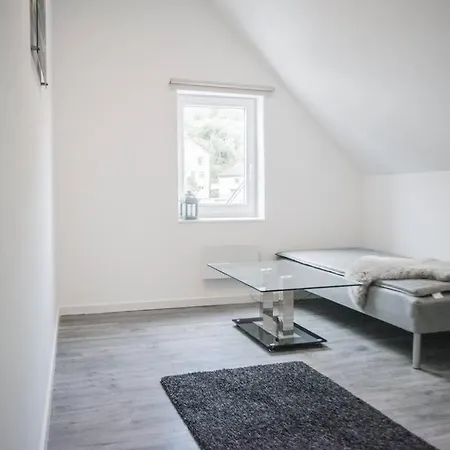 Modern 7 Min To Center Apartment Bergen