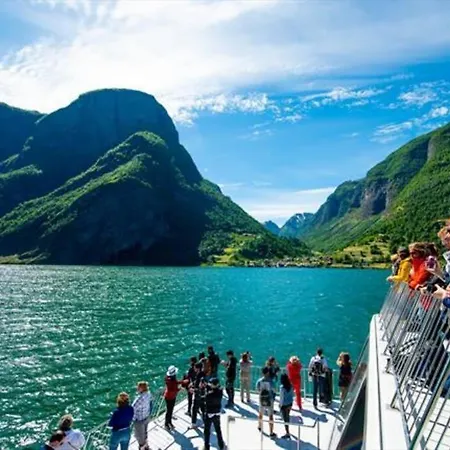 Modern 7 Min To Center *